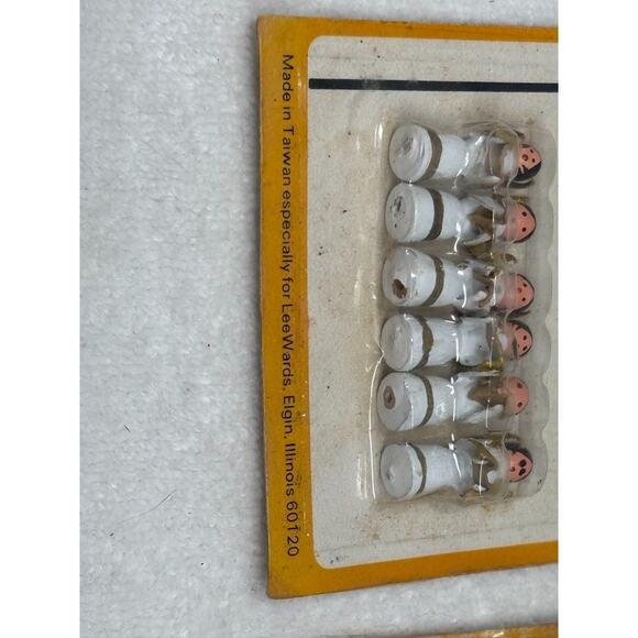 Vintage Miniature Wooden Angel Choir Christmas Ornaments Lot Lee Wards 6 NOS - Picture 3 of 4